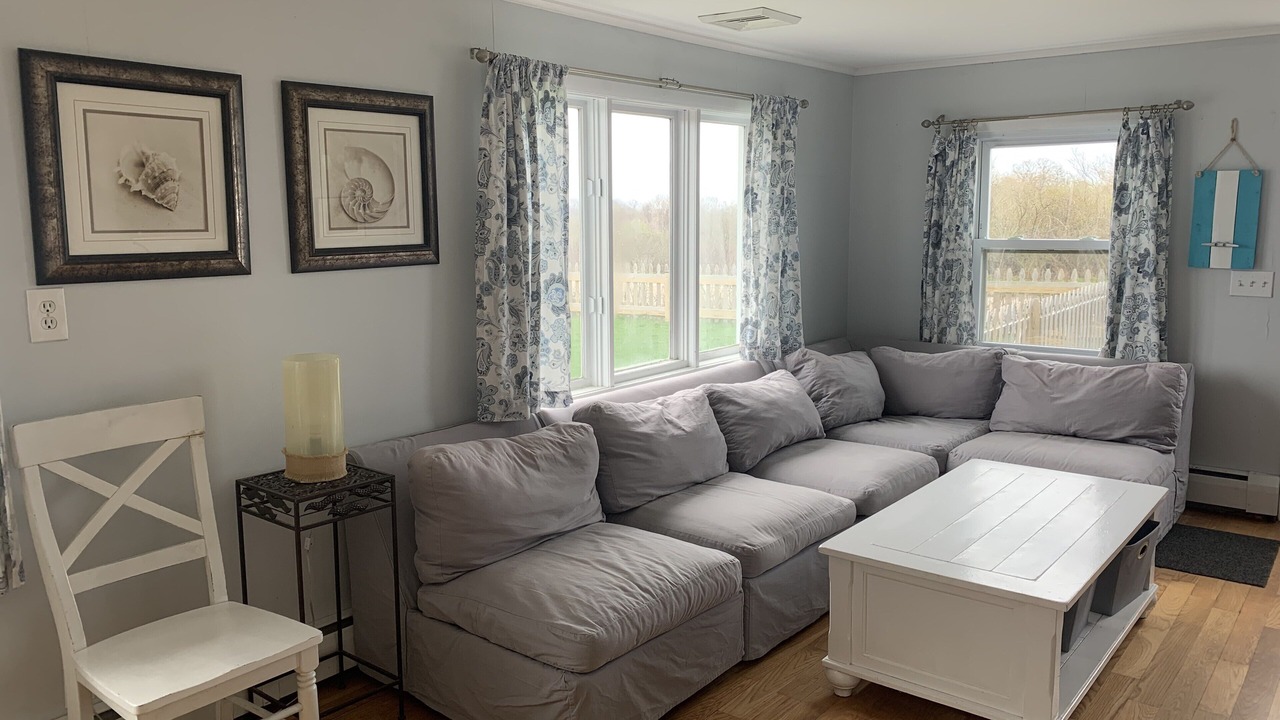 Photo of Livingroom in Point Judith