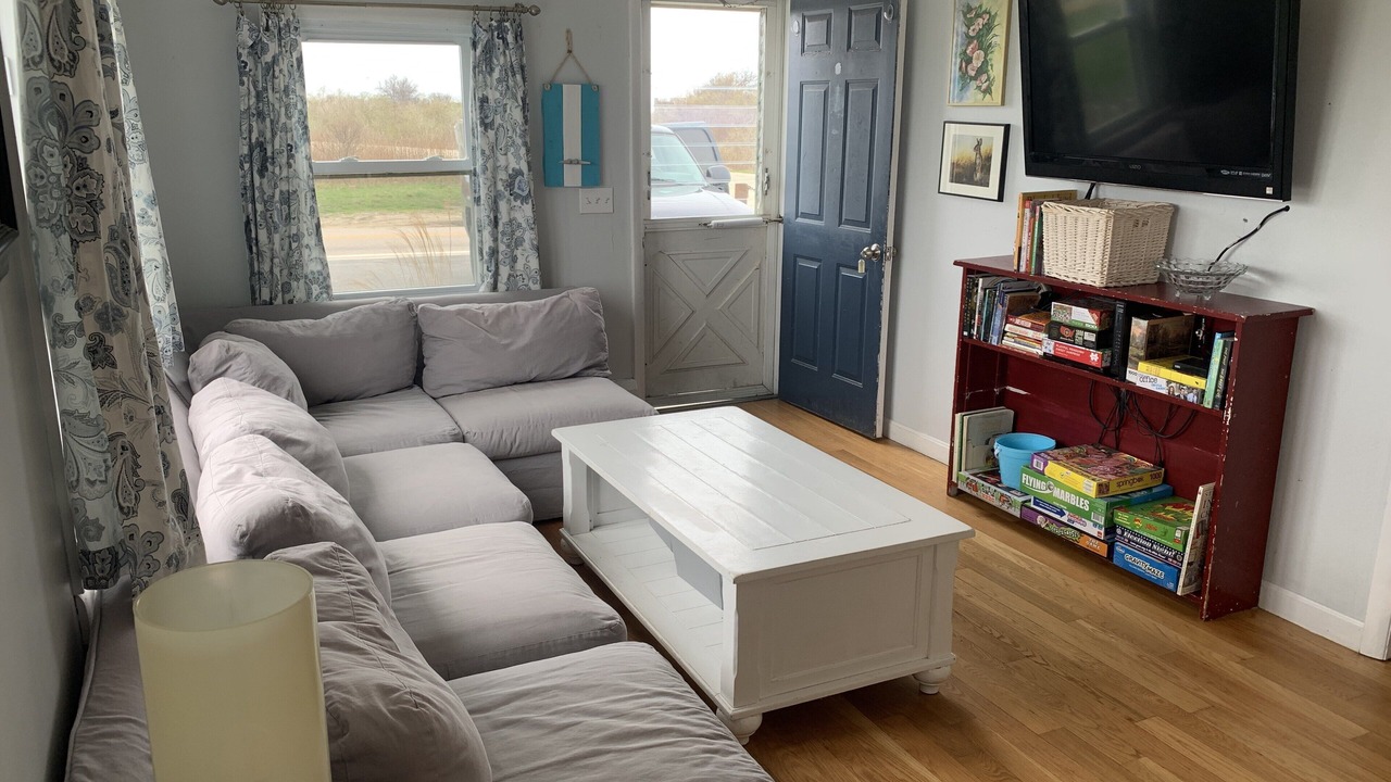 Photo of Livingroom in Point Judith