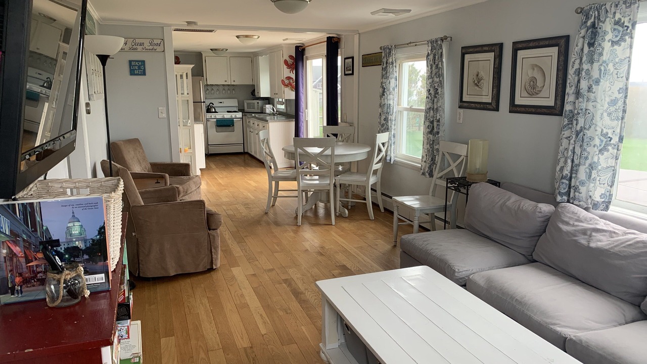 Photo of Livingroom in Point Judith