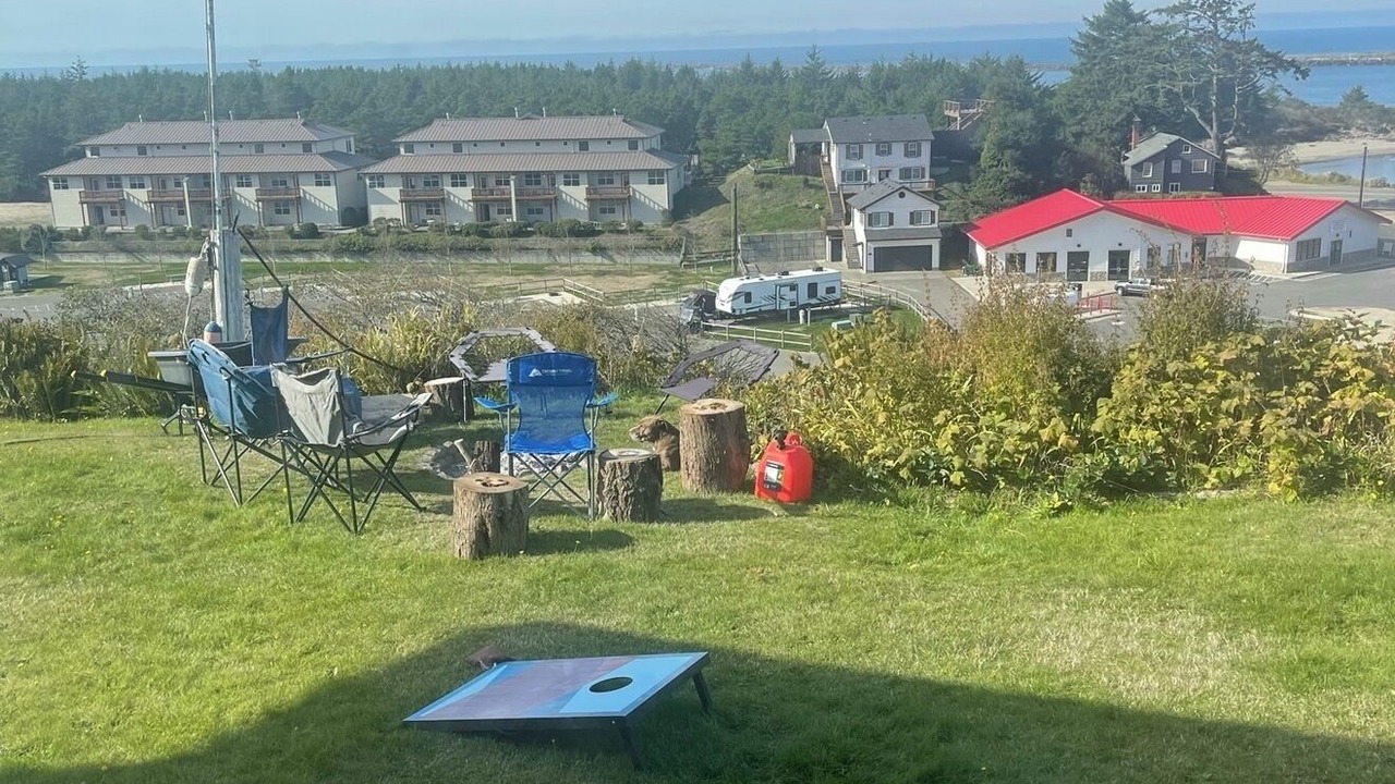 Photo of Others in Winchester Bay