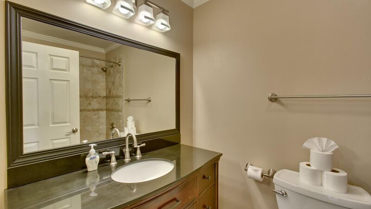 Photo of Bathroom in Lower Kingsbury