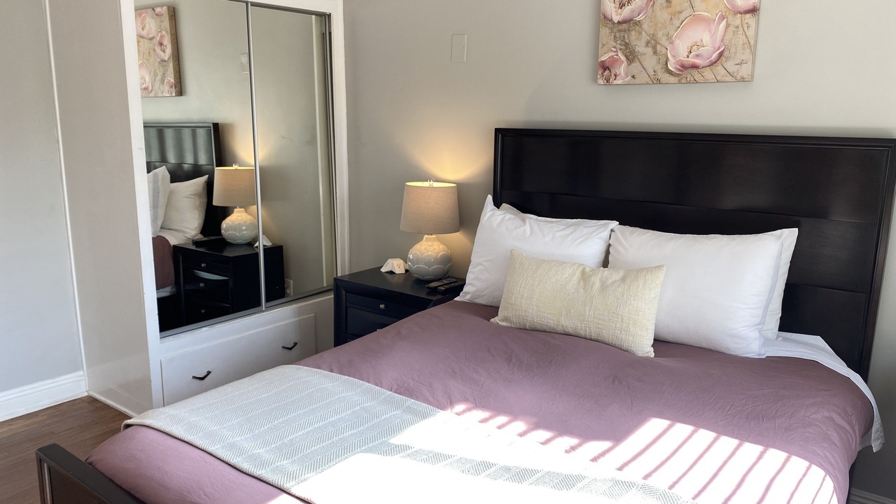 Photo of Bedroom in Burbank