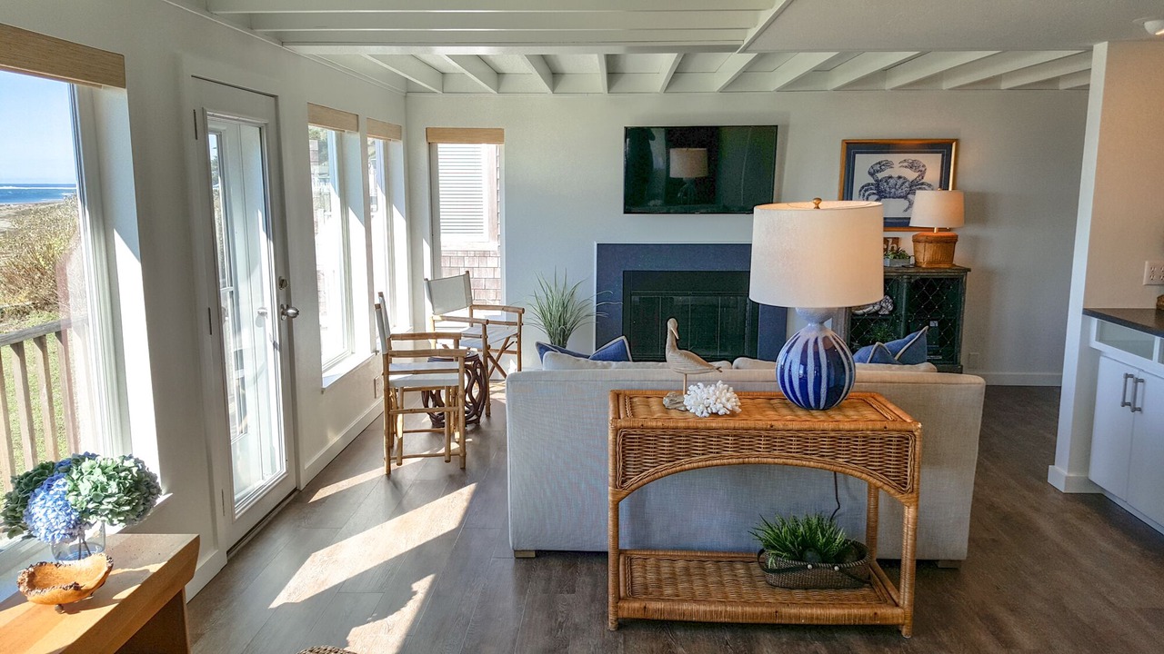 Photo of Livingroom in Happy Camp Hideaway