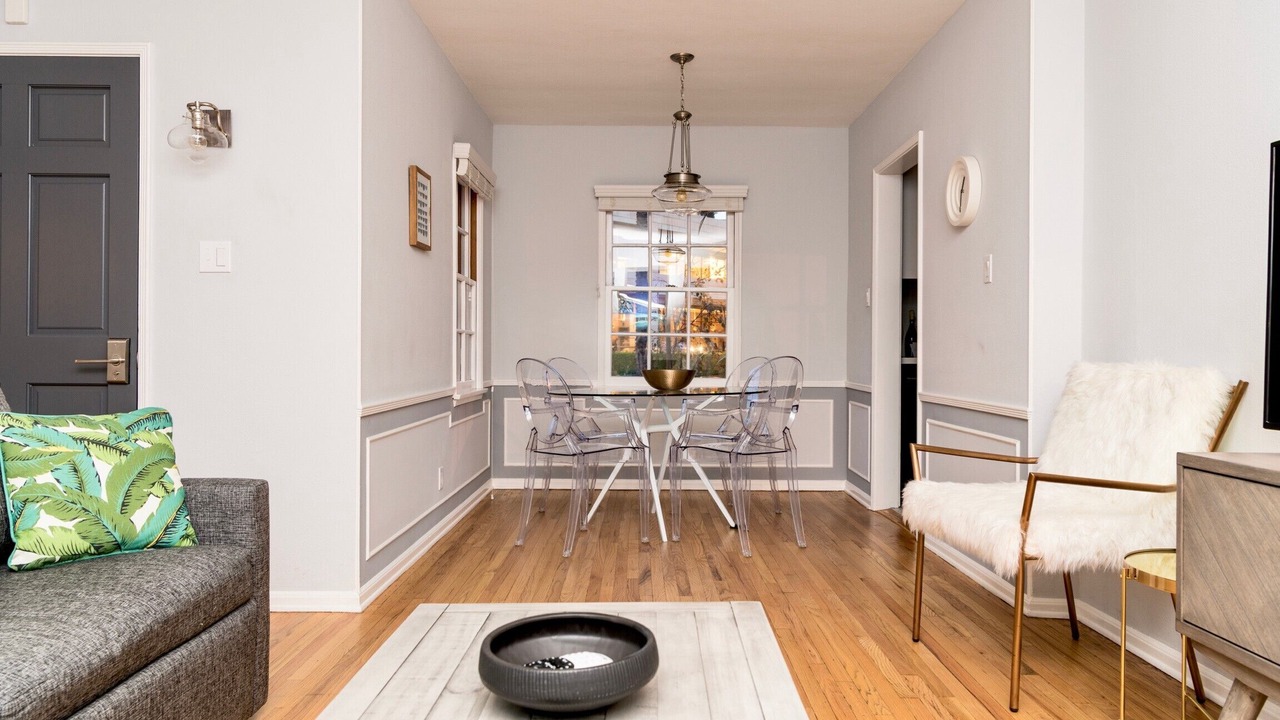 Photo of Livingroom in Burbank