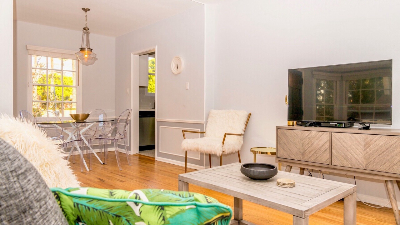 Photo of Livingroom in Burbank