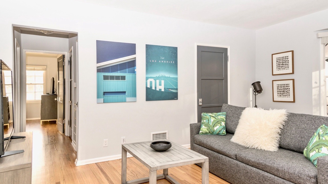 Photo of Livingroom in Burbank