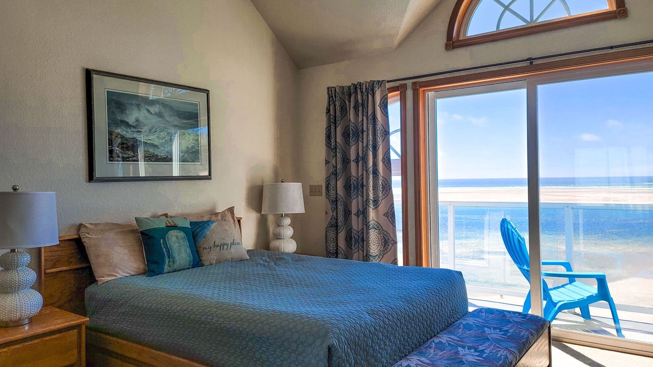 Photo of Bedroom in Netarts