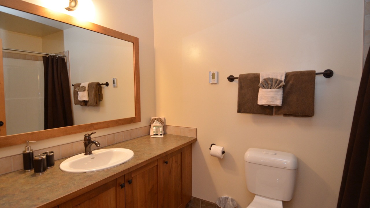 Photo of Bathroom in Golden