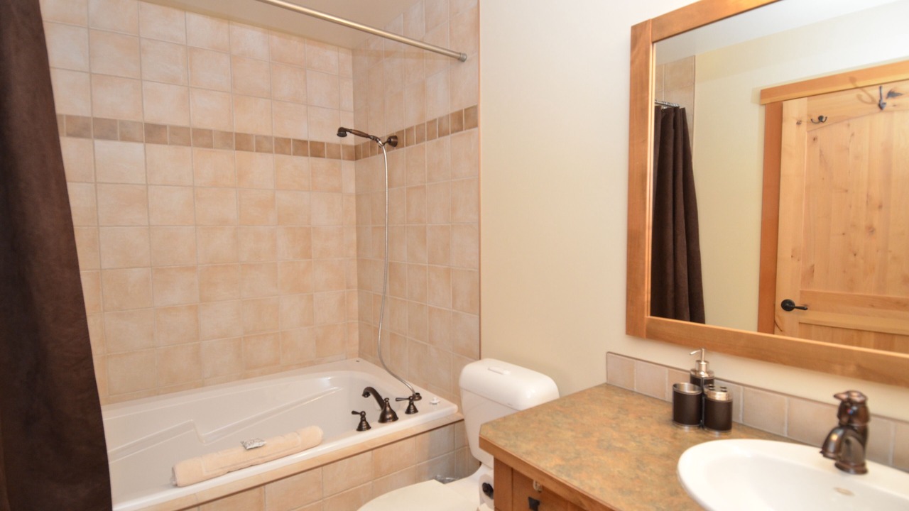 Photo of Bathroom in Golden