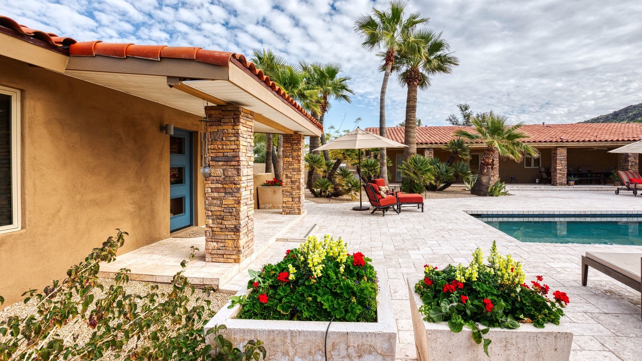 Photo of Outdoor in Paradise Valley Village