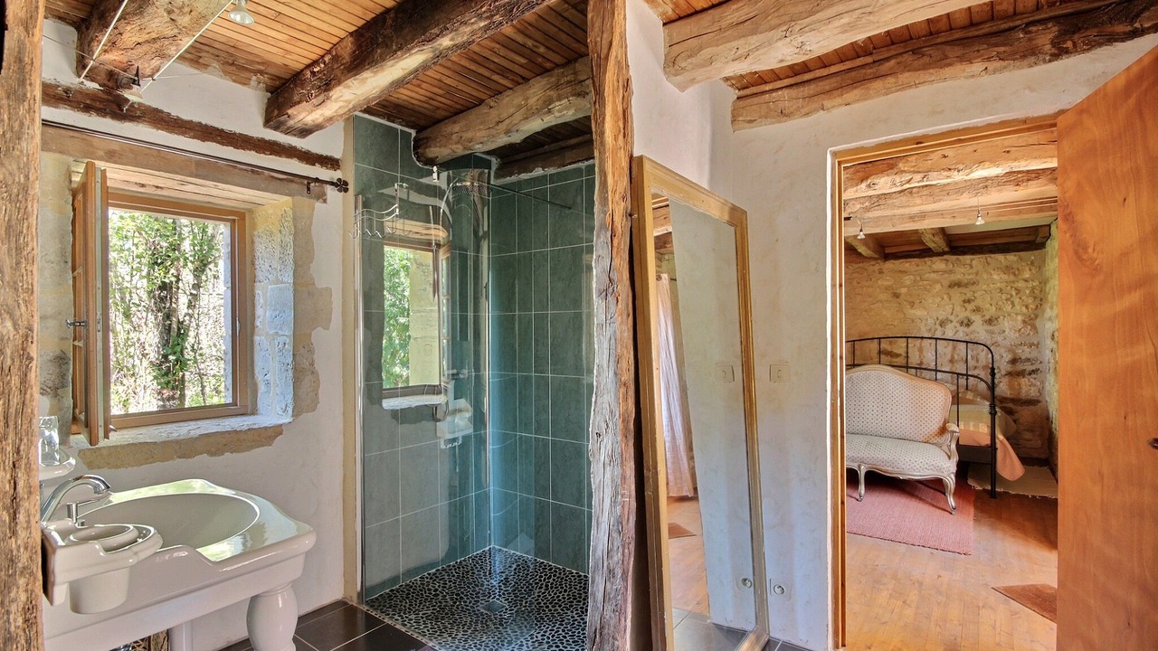 Photo of Bathroom in Cherveix-Cubas