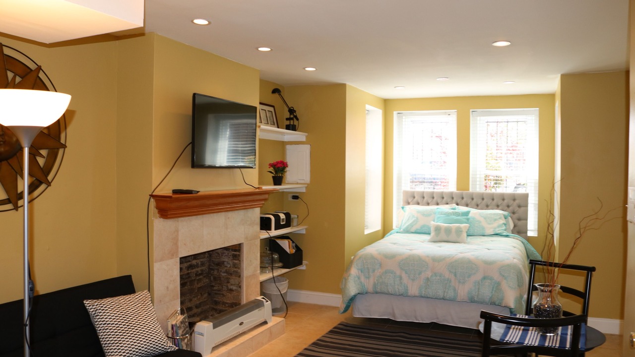 Photo of Bedroom in Truxton Circle