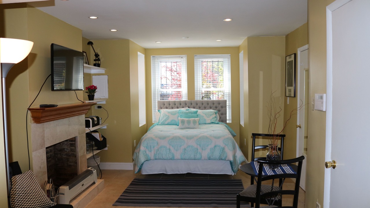 Photo of Bedroom in Truxton Circle