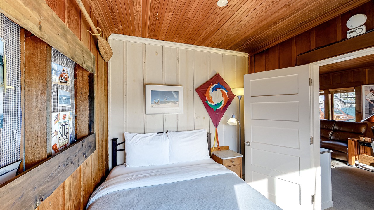 Photo of Bedroom in Manzanita