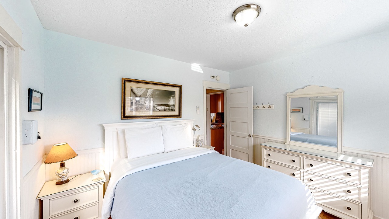 Photo of Bedroom in Manzanita