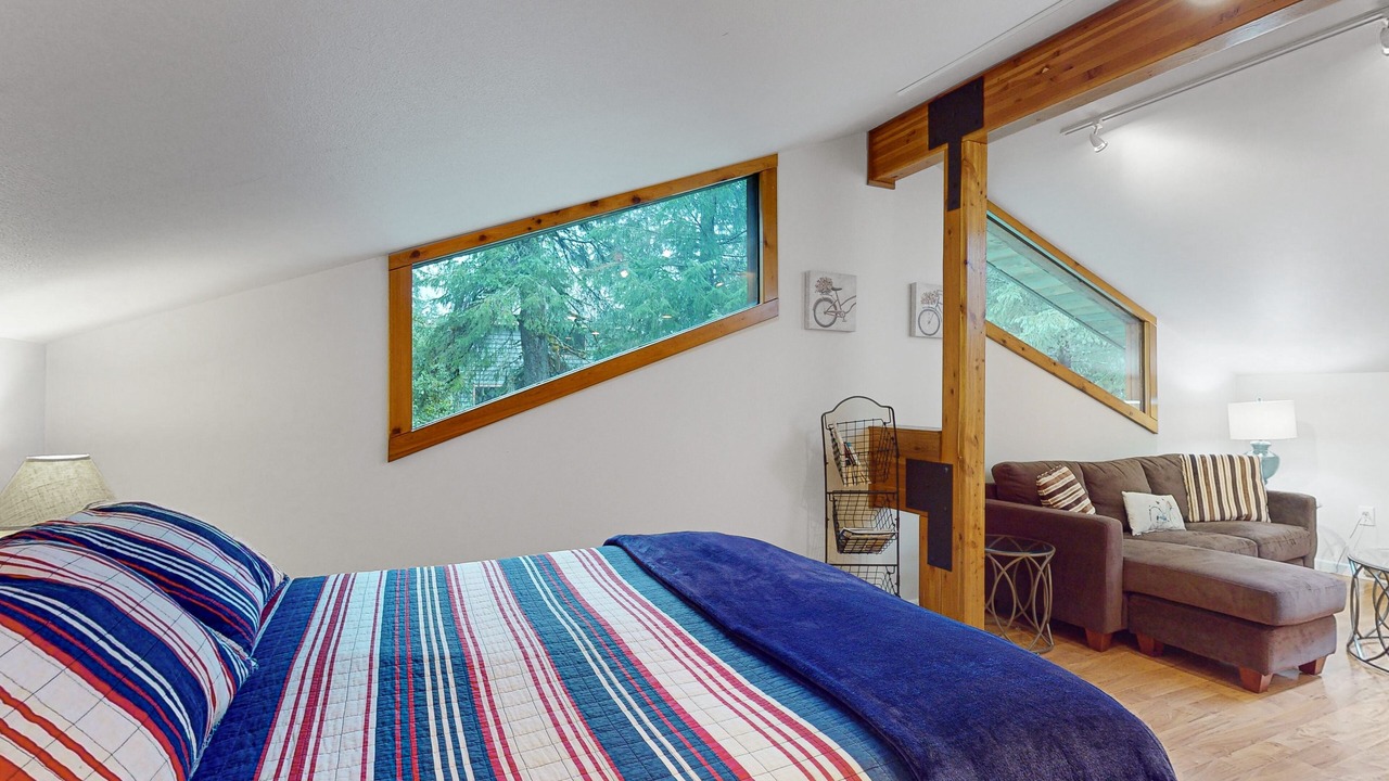 Photo of Bedroom in Alyeska