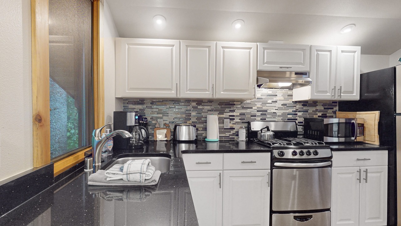 Photo of Kitchen in Alyeska