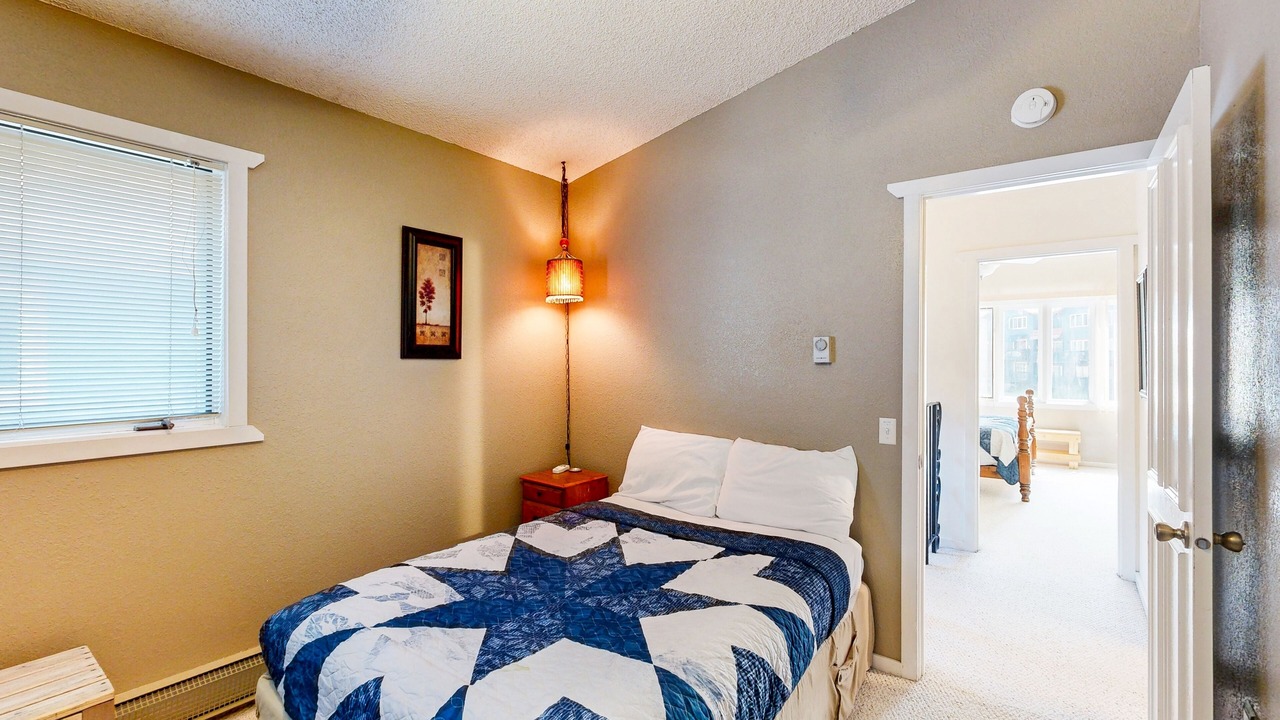 Photo of Bedroom in Alyeska