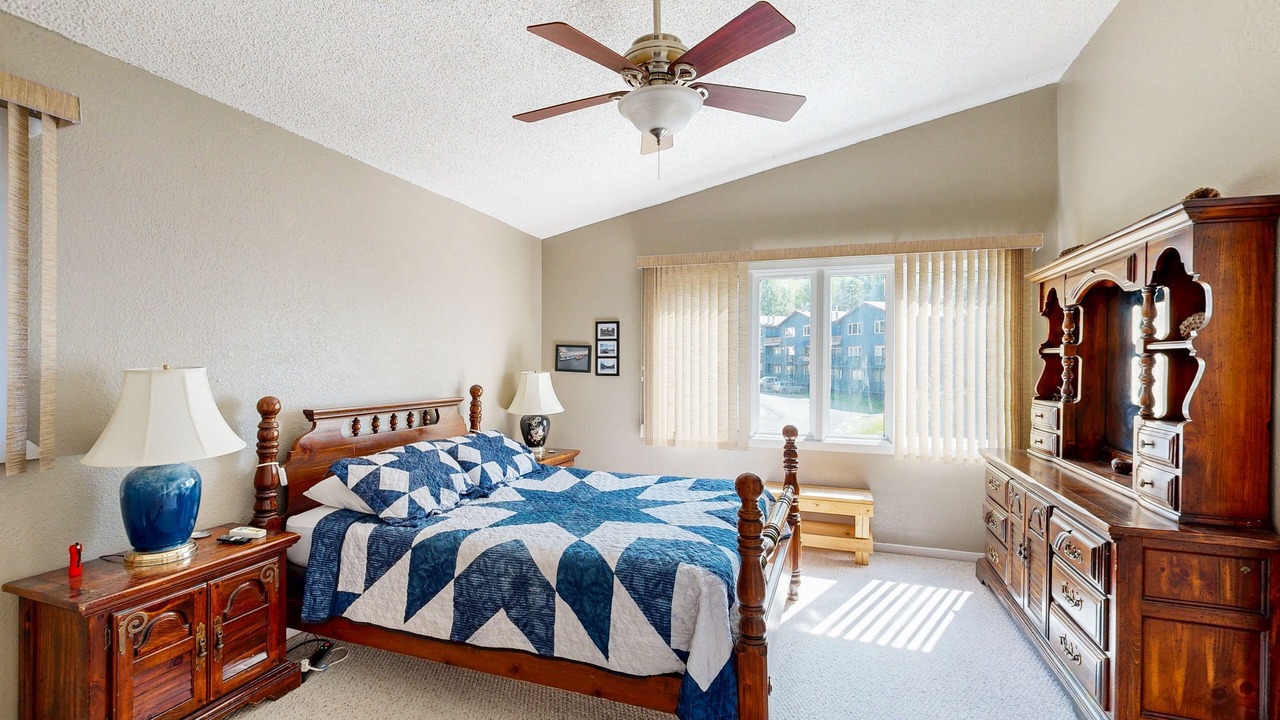 Photo of Bedroom in Alyeska
