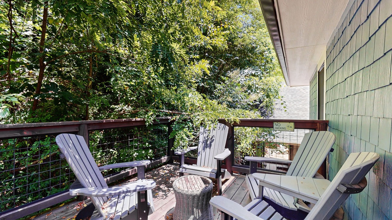 Photo of Patio Balcony in Alyeska