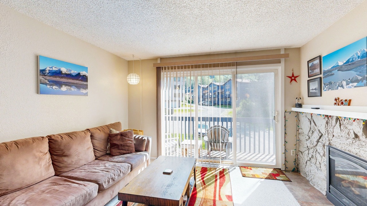 Photo of Livingroom in Alyeska