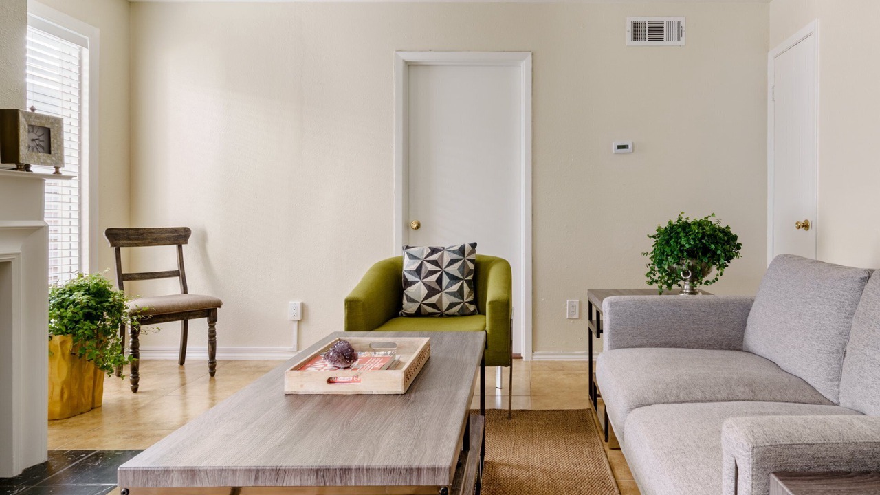 Photo of Livingroom in Oak Lawn