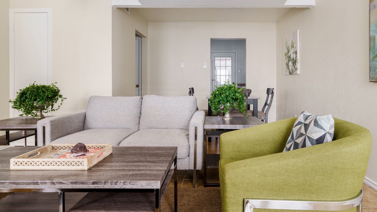 Photo of Livingroom in Oak Lawn
