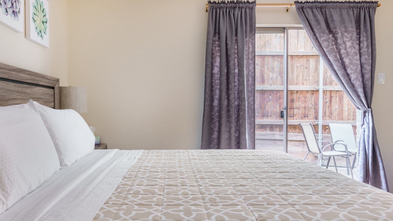 Photo of Bedroom in Oak Lawn