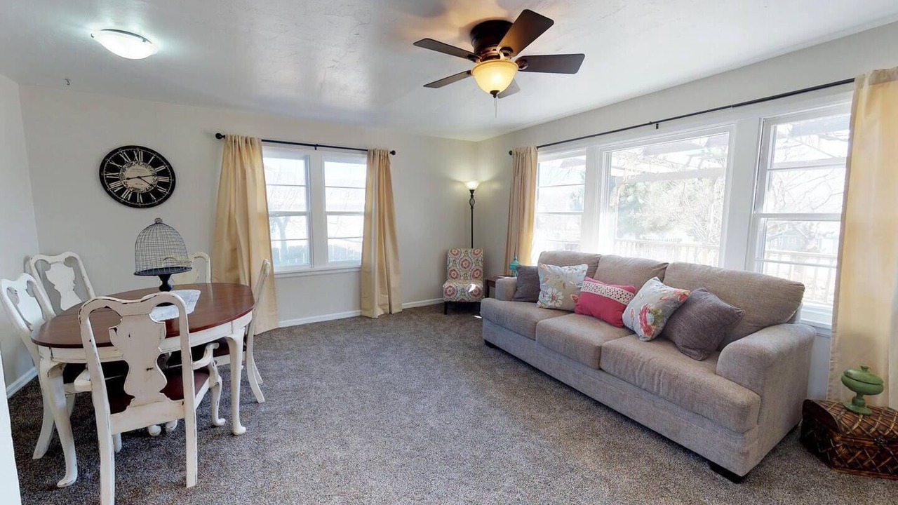 Photo of Livingroom in Monticello