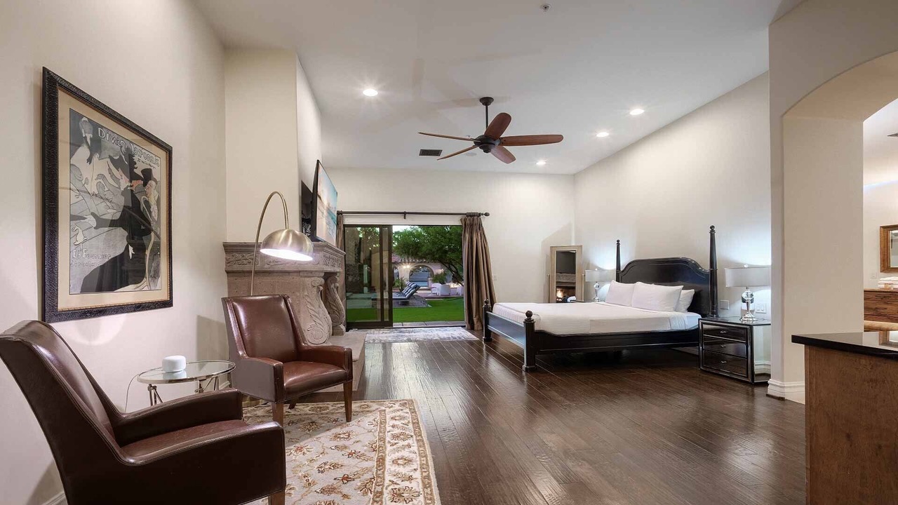 Photo of Livingroom in Camelback Country Estates