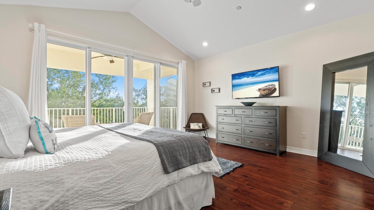 Photo of Bedroom in Rock Harbor