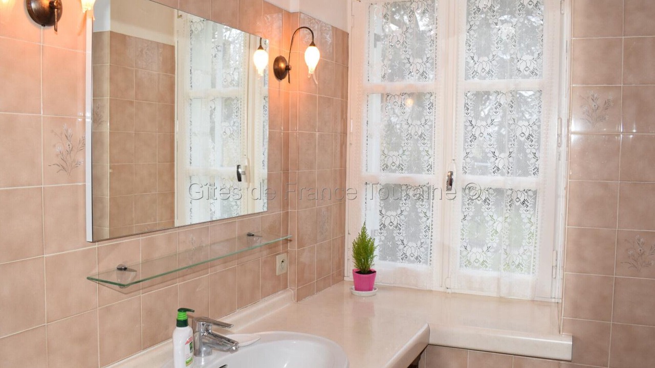 Photo of Bathroom in Cangey