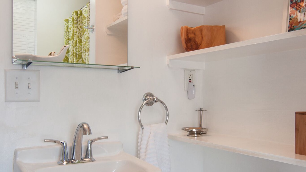 Photo of Bathroom in Breeze Hill