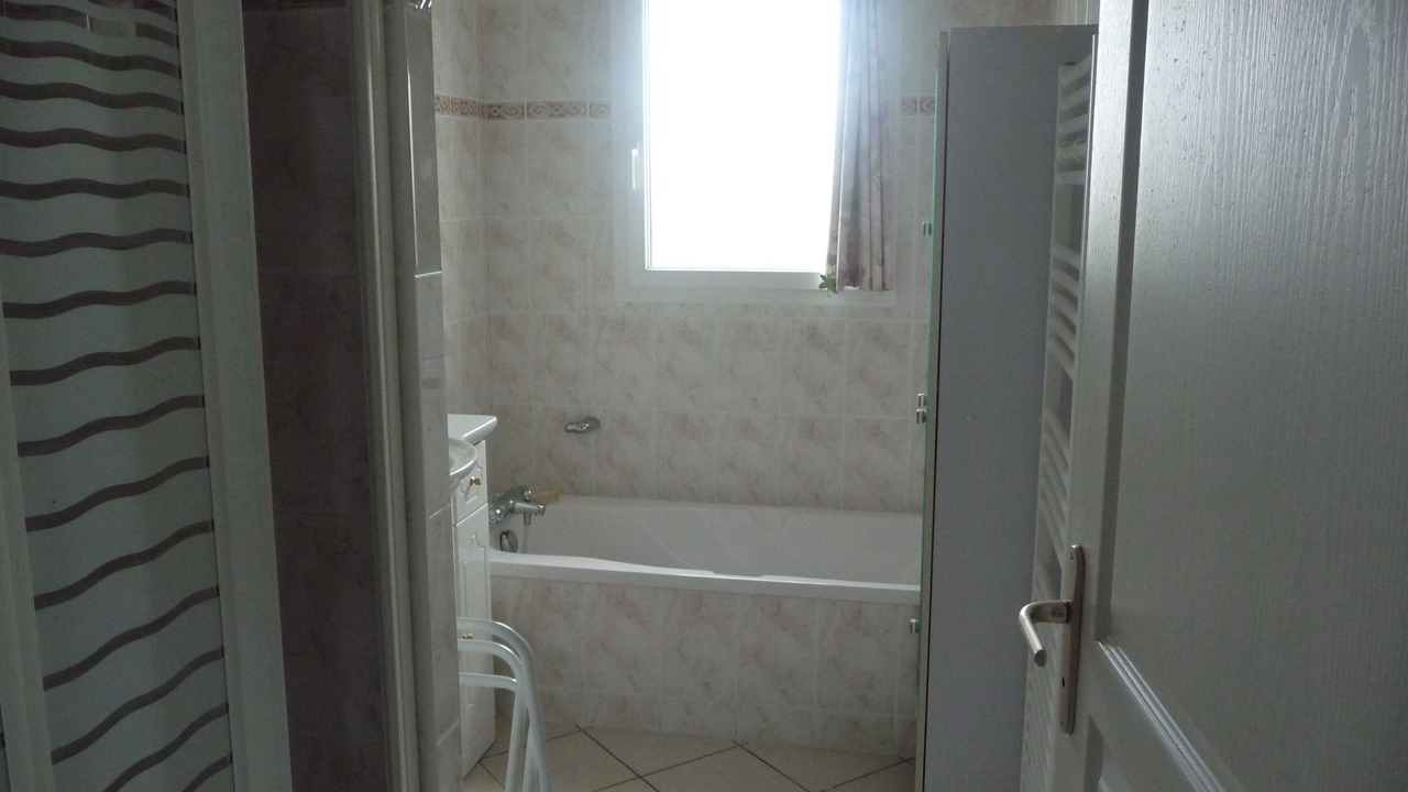 Photo of Bathroom in Gujan-Mestras