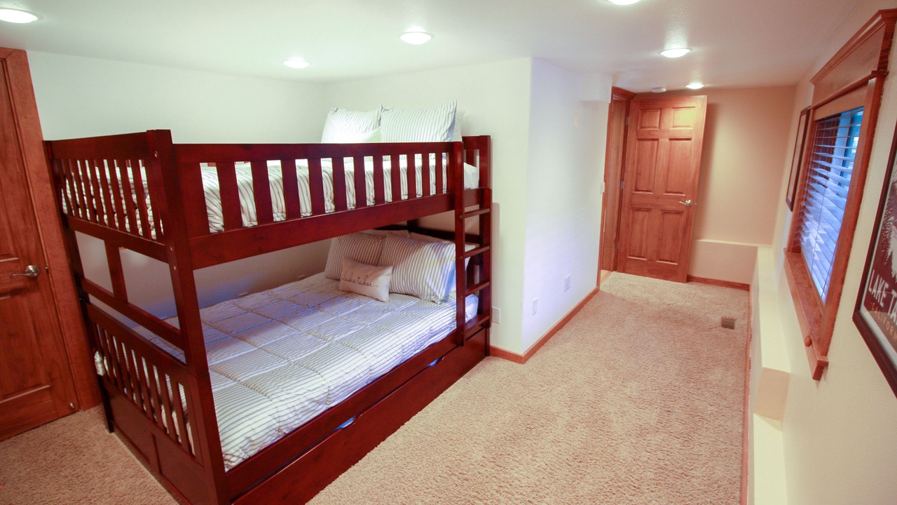 Photo of Bedroom in Tahoe Village