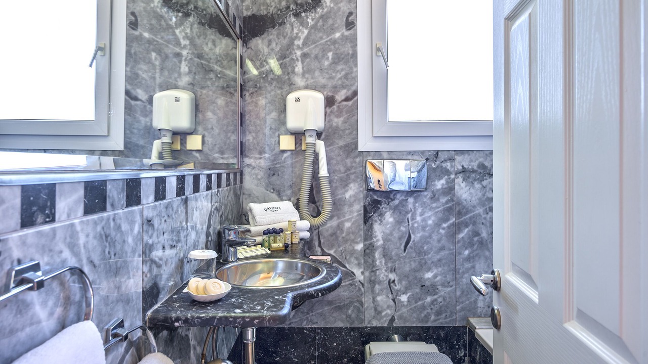 Photo of Bathroom in Maleme