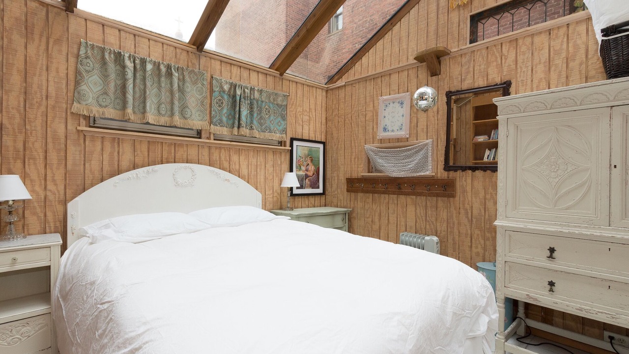 Photo of Bedroom in Dupont Circle
