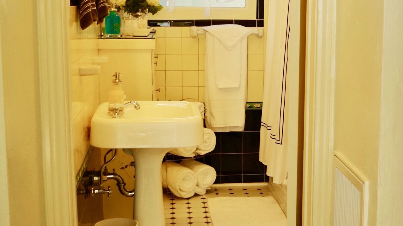 Photo of Bathroom in Belmont Shore