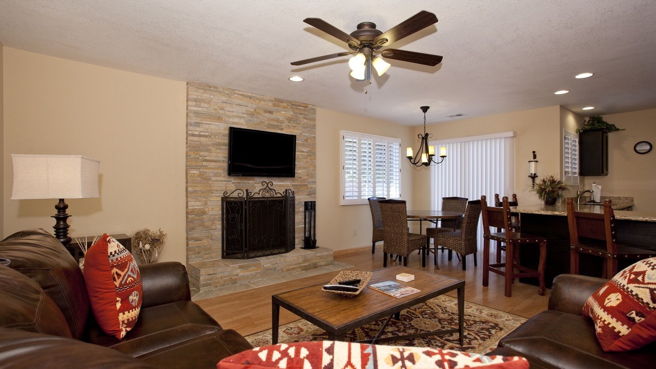 Photo of Livingroom in Sunset Ridge