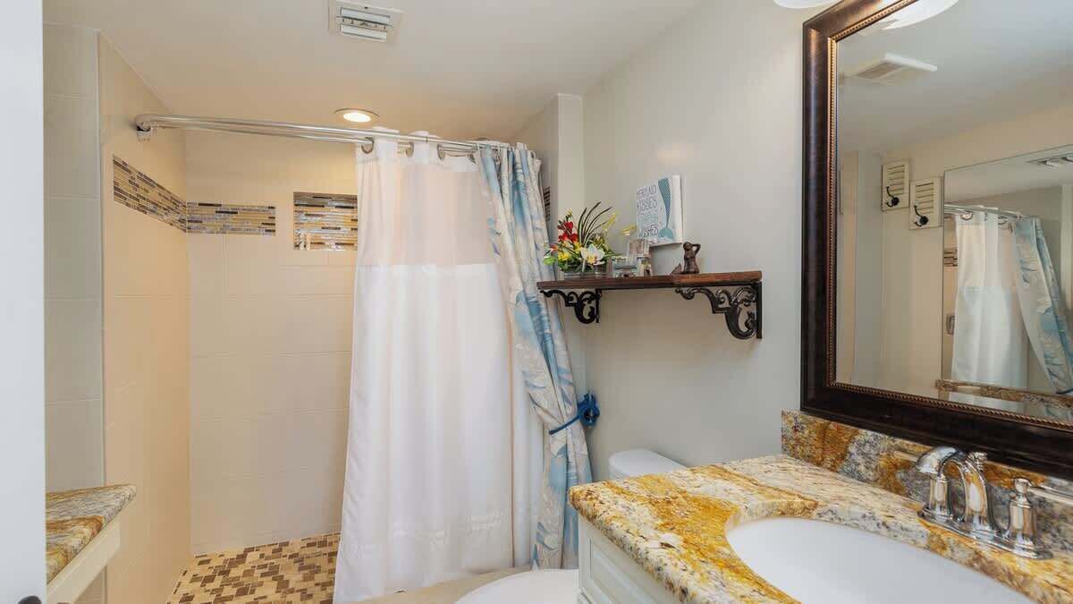 Photo of Bathroom in Tavernier