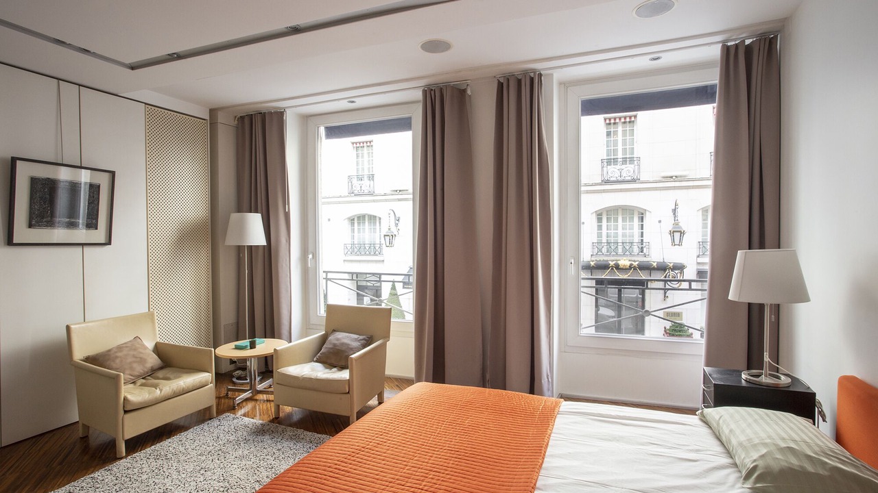 Photo of Bedroom in 8th Arrondissement