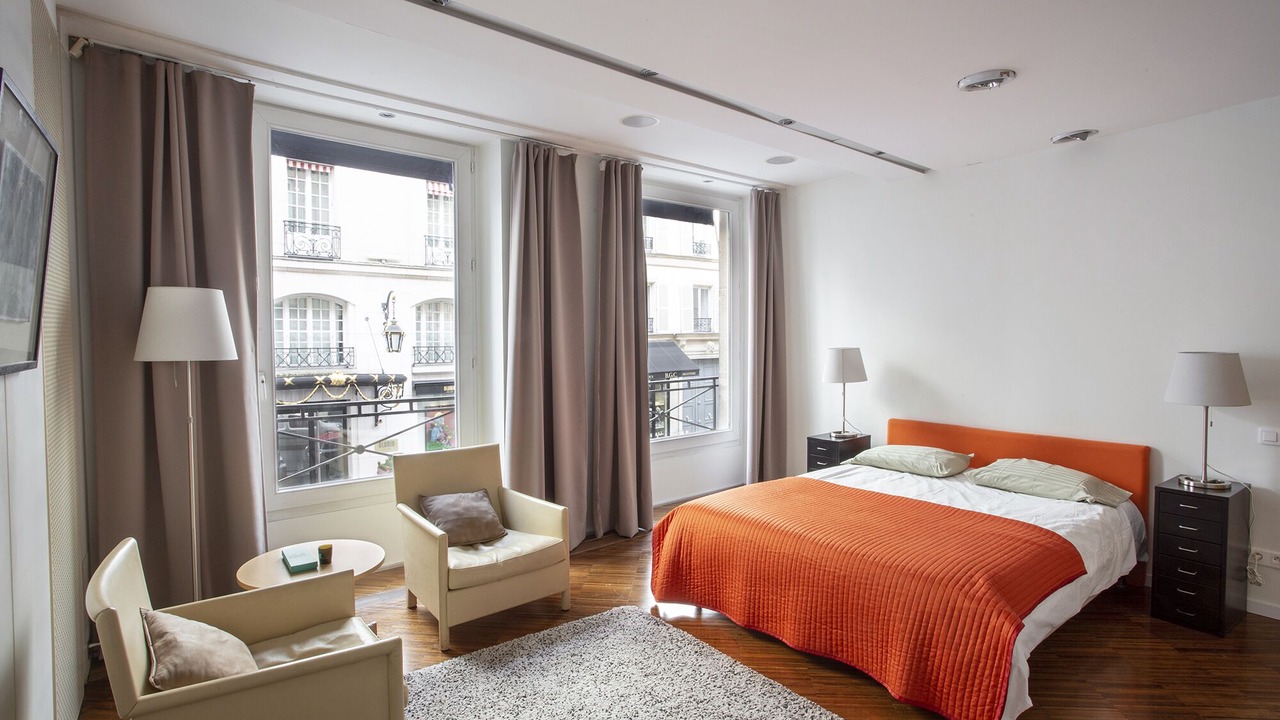 Photo of Bedroom in 8th Arrondissement
