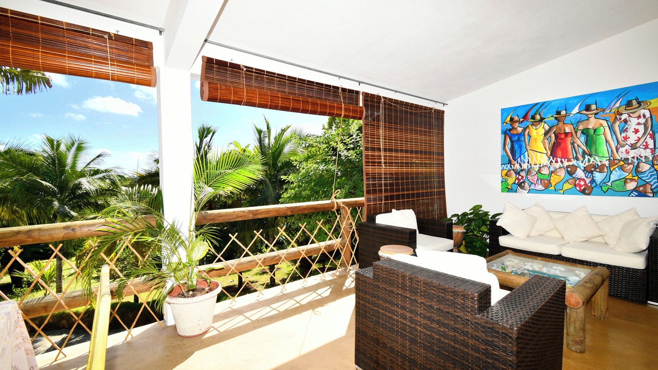 Photo of Patio Balcony in Oyster Bay