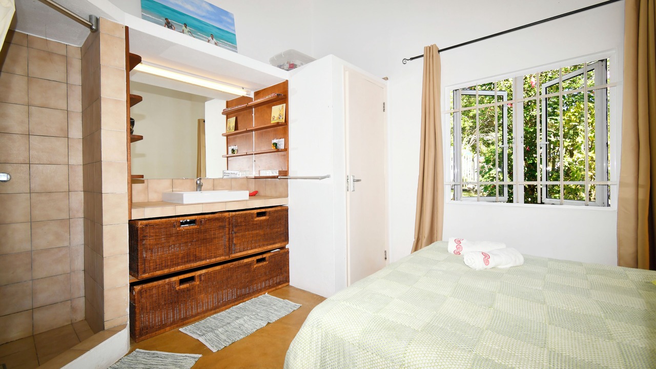 Photo of Bedroom in Oyster Bay