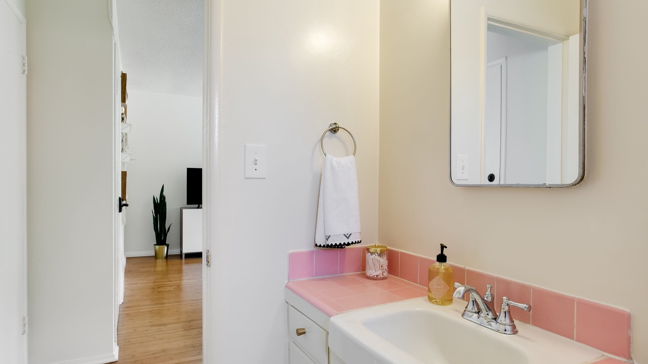 Photo of Bathroom in Beachwood Canyon
