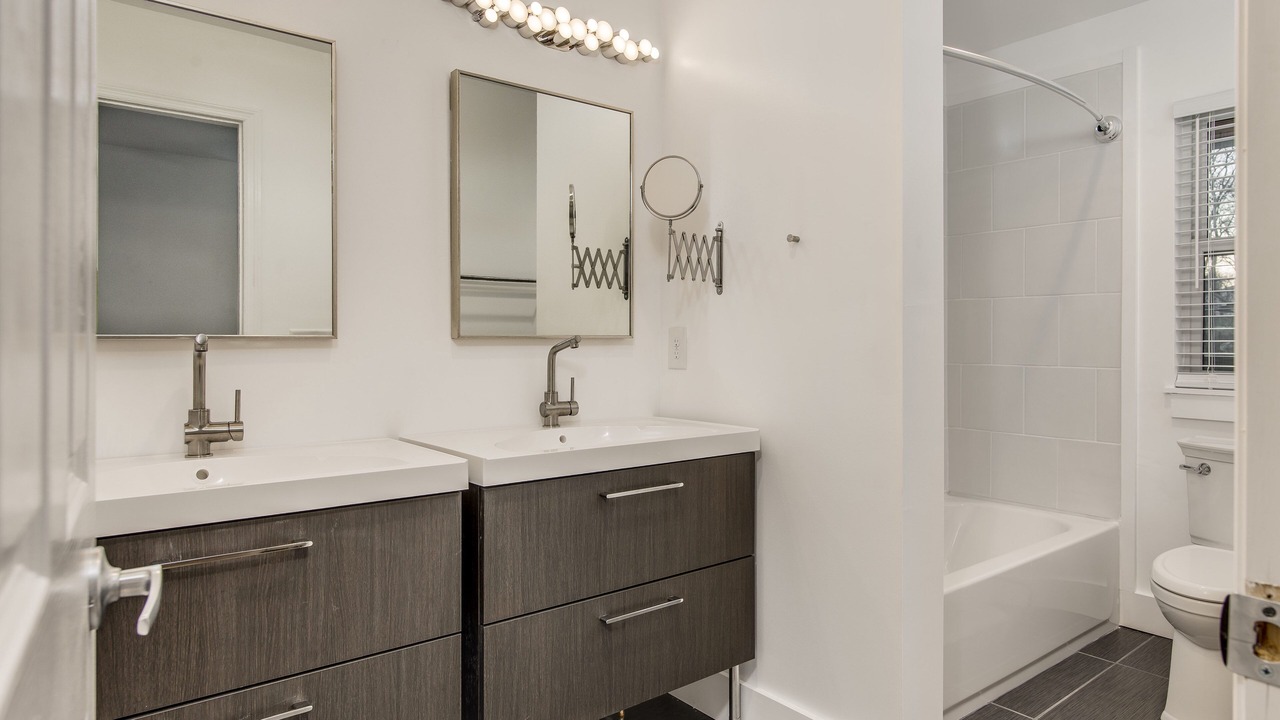 Photo of Bathroom in Hope Gardens