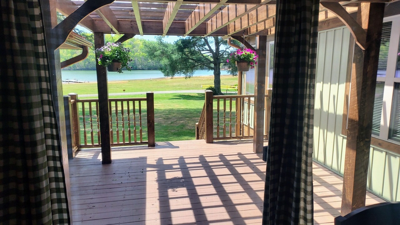 Photo of Patio Balcony in Hiawassee