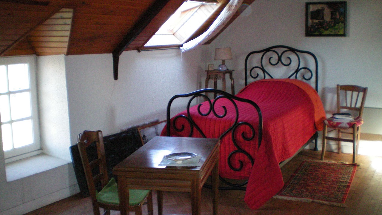 Photo of Bedroom in Saint-Thois