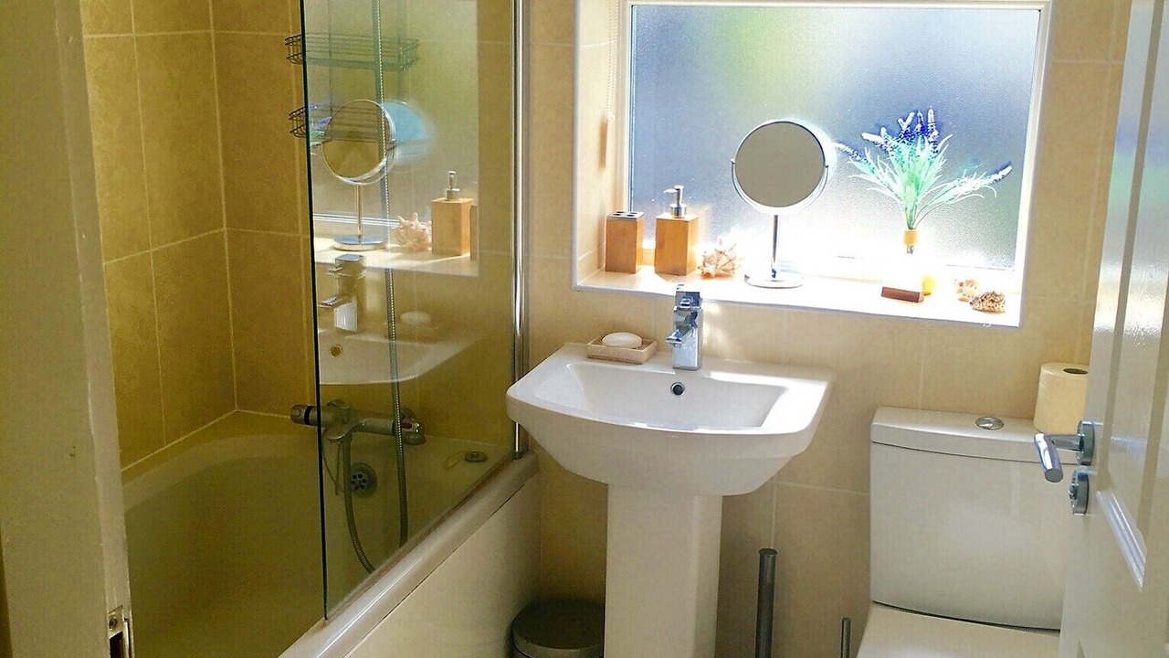Photo of Bathroom in Tyn-y-Gongl