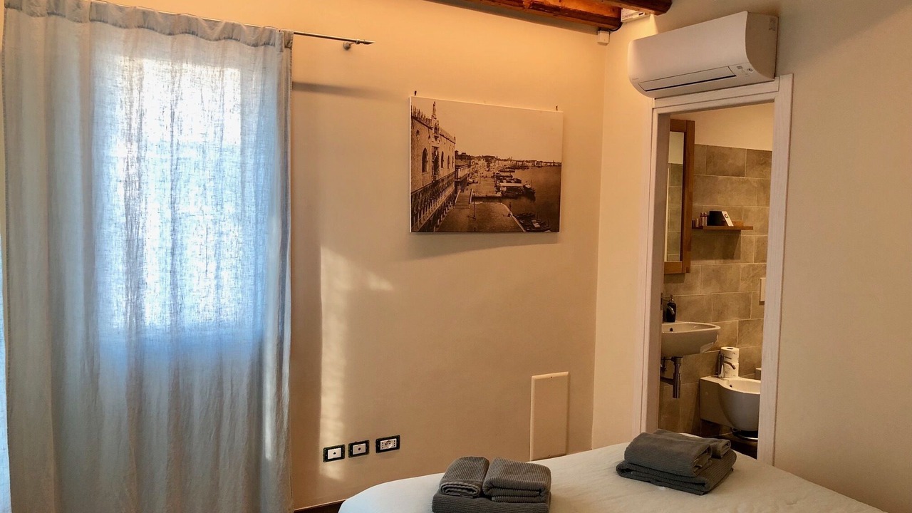Photo of Bedroom in Dorsoduro